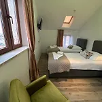 מלון Boutique Malo - Old Town And Parking