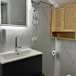 Boutique Malo - Old Town And Parking מלון