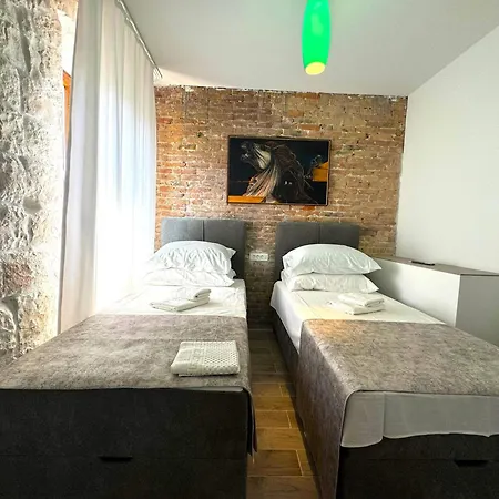 Malo 3* Traù